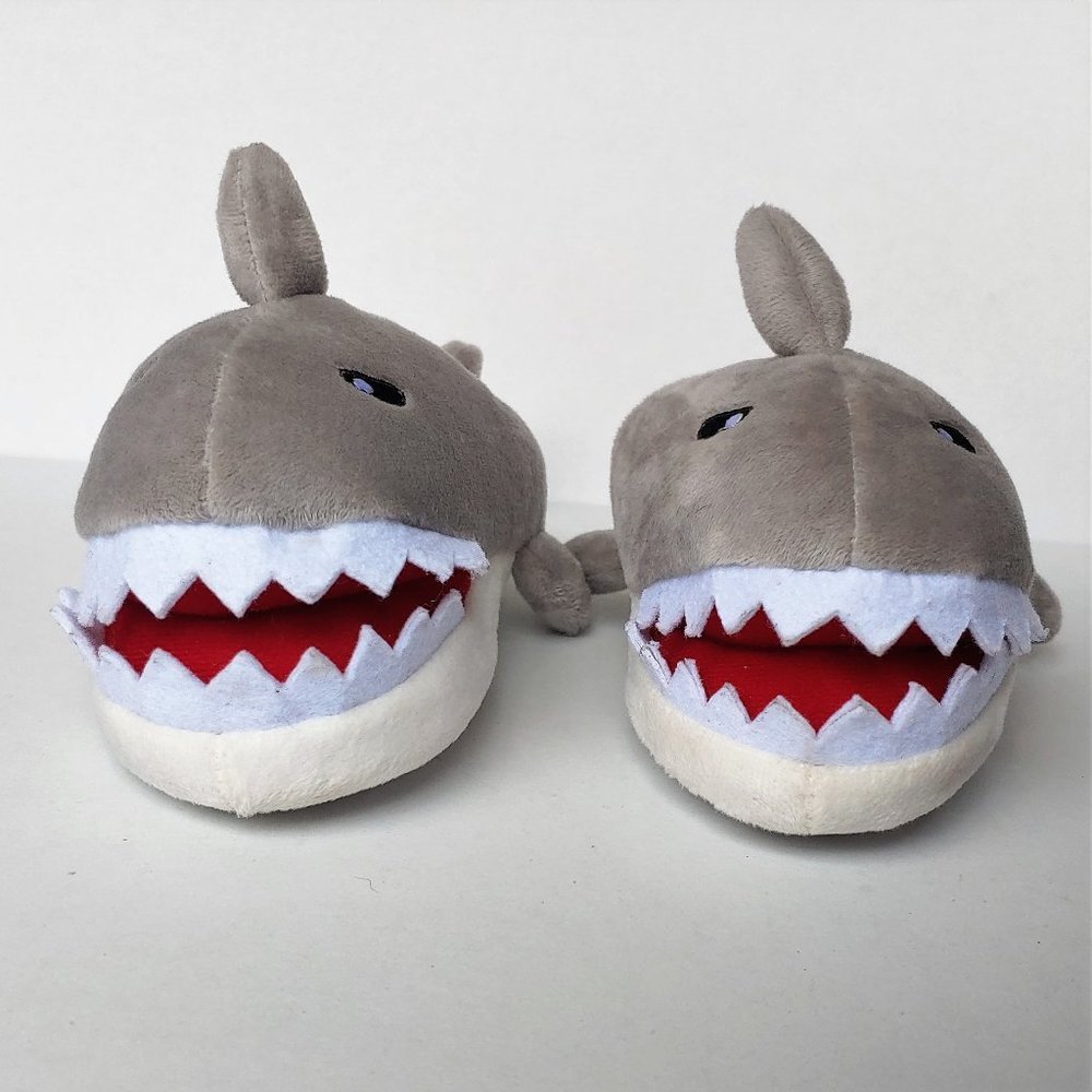 🛒3/$20 Toddler Plush Shark Slipper House Shoes 10